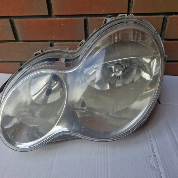 Linker voorlamp Mercedes C 203 A2038201159 image 3
