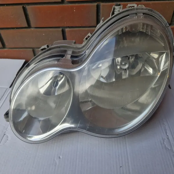 Linker voorlamp Mercedes C 203 A2038201159 image 9