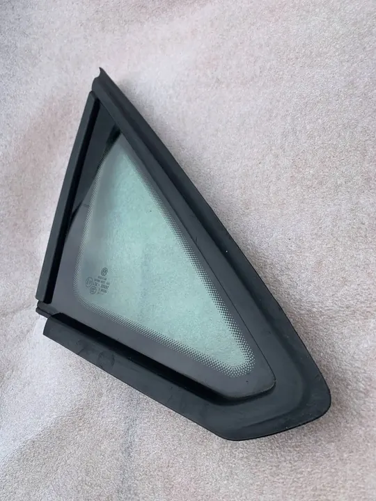 VW Caddy III 2010-2015 Vetro Triangolare Carrozzeria Destro OEM 2K5845412 image 2