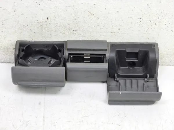 OEM A6398100130 Porta-copos Cinzeiro Traseiro Direito Vito image 3