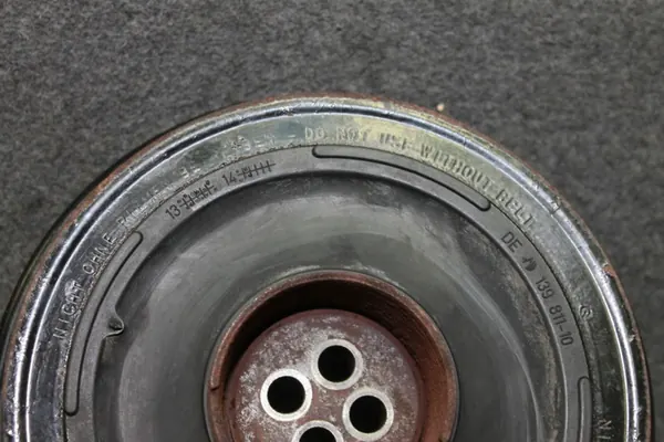 BMW F01 F07 F30 F10 F15 F25 3.0D N57 - Amortecedor de vibrações 8515002 image 2