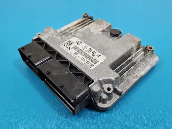 Unidade de controle motor VW Passat B6 2.0 TDI 03G906021AB image 2