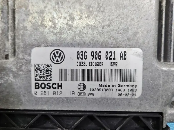 Unidade de controle motor VW Passat B6 2.0 TDI 03G906021AB image 3
