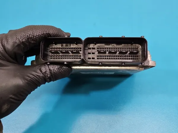 Unidade de controle motor VW Passat B6 2.0 TDI 03G906021AB image 4