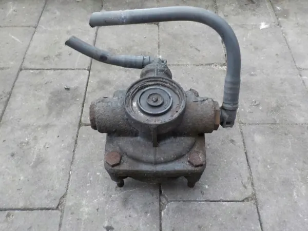 Soupape de relais DAF 106 - Pièce OEM d'occasion image 3