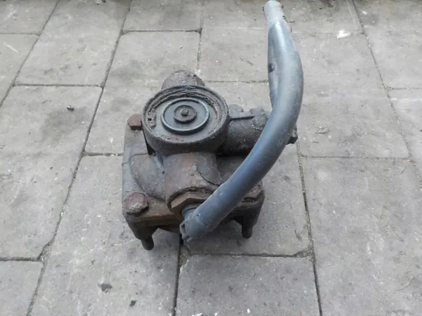 Soupape de relais DAF 106 - Pièce OEM d'occasion image 4