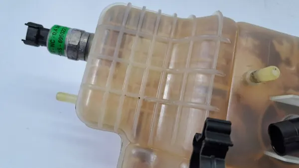 Ausgleichsbehälter IVECO DAILY 2.3 3.0 HPI EURO 6 image 5