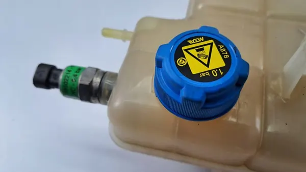 Ausgleichsbehälter IVECO DAILY 2.3 3.0 HPI EURO 6 image 6