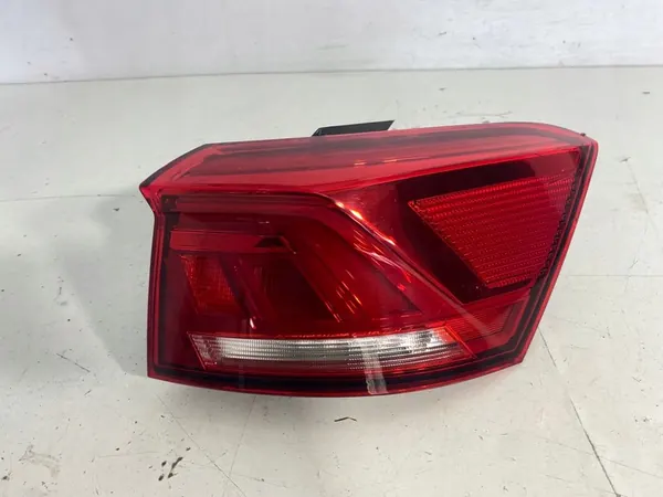 Lámpara trasera derecha VW T-Roc 2GA EU image 2