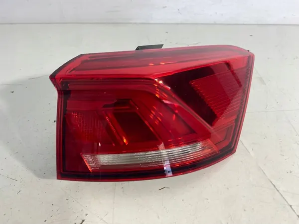 Lámpara trasera derecha VW T-Roc 2GA EU image 3