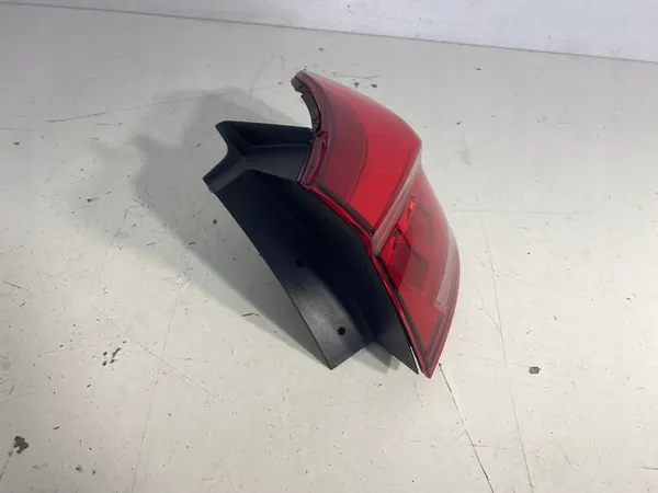 Lámpara trasera derecha VW T-Roc 2GA EU image 7