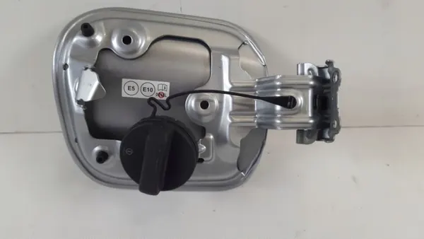 Toyota C-HR Tankklappe OEM 1148530108 - Gebraucht image 4