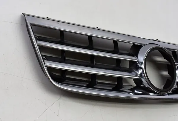 VW Touareg 1 7L 03-06 Grill Original 7L6853651B image 3