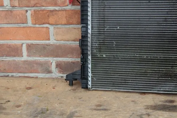 Radiador de agua Audi A4 S4 B9 image 3