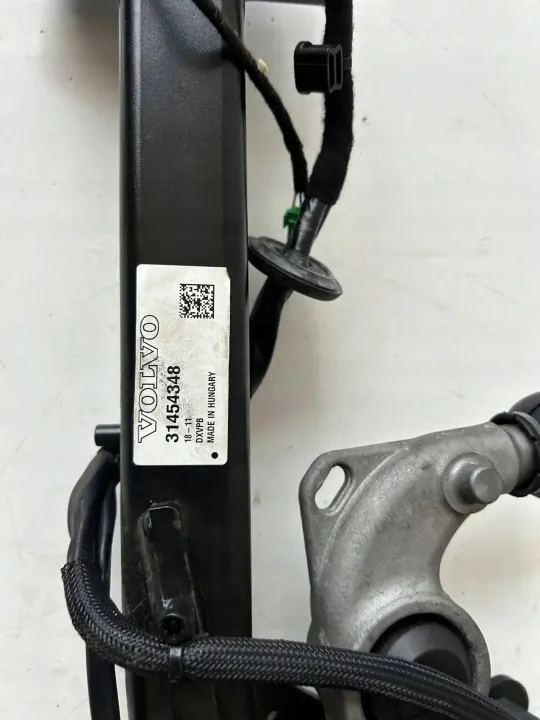 Crochet de remorquage Volvo XC40 OEM 31454348 - Occasion image 5