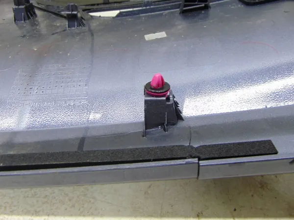 Genesis GV70 Reserveradmuldenabdeckung OEM 87371AR000 image 7