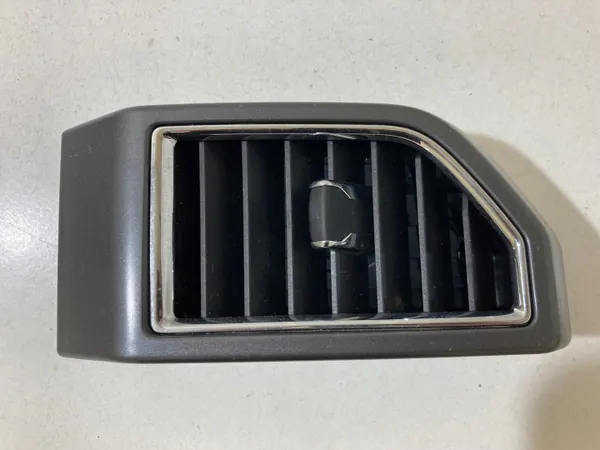 Rechter Lüftungsgitterrahmen OEM FL3B-19893-A image 2