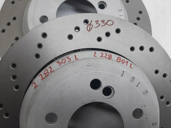 Disco de Freio Traseiro BMW M3 E46 2282304 2282303 image 5