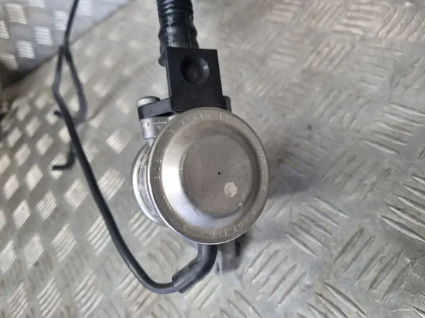 VW Touareg Venttiilit 06E131102B / 06E131101E image 3