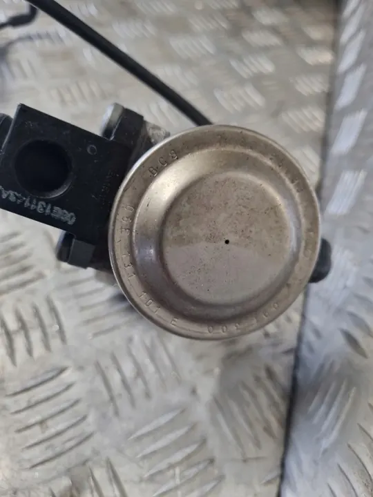 VW Touareg Venttiilit 06E131102B / 06E131101E image 5