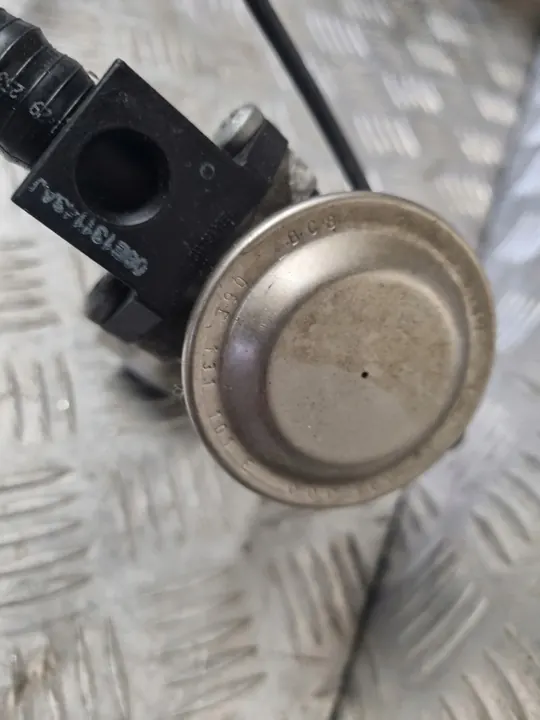 VW Touareg Venttiilit 06E131102B / 06E131101E image 6