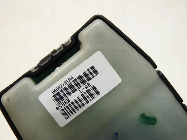 Painel de janela dianteira esquerda Chrysler 300C 04602781AA image 5