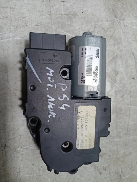 Ford Fusion Schiebedachmotor OEM 10021444C - Gebraucht image 2