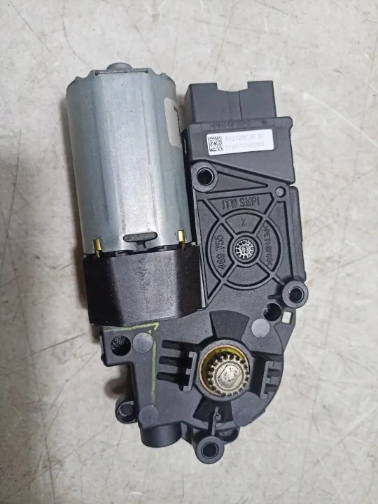 Ford Fusion Schiebedachmotor OEM 10021444C - Gebraucht image 3