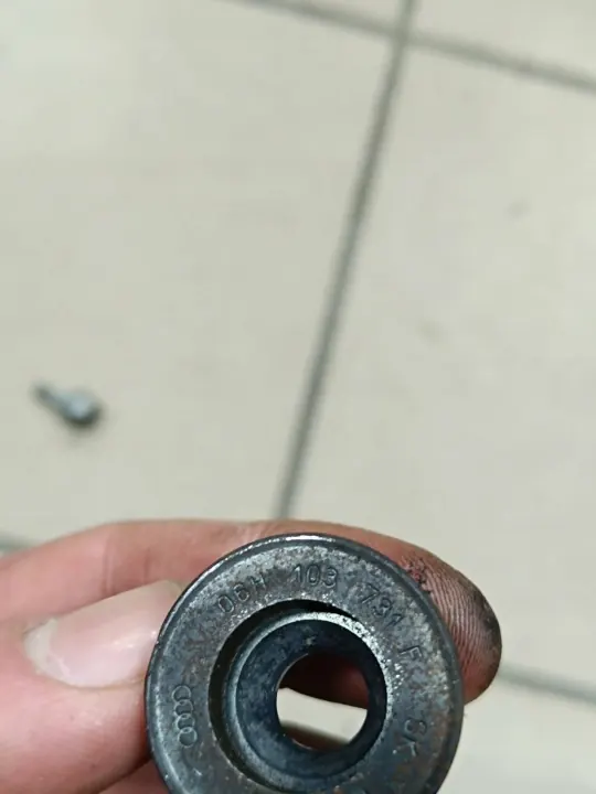 Poulie de Pompe à Eau OEM 06H103731F Audi A4 B8 image 3