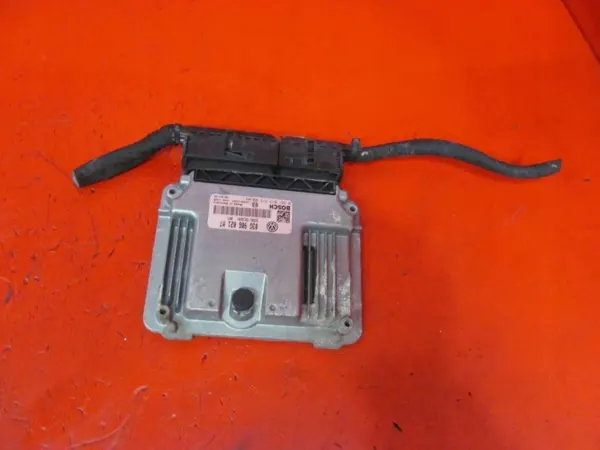 VW Passat B6 2.0 TDI Motorsteuergerät OEM 03G906021MT image 2