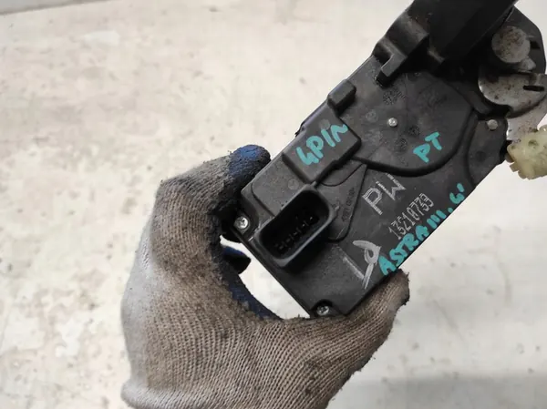 OPEL ASTRA H 3 III 04- Höger Baklås 5PIN image 3