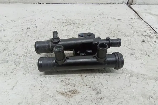 Carcasa de termostato RENAULT MASTER III 8200709149 image 5