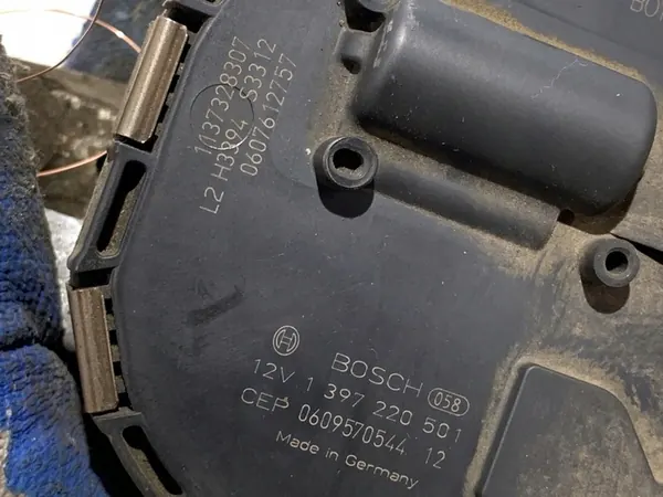 Etupyyhkijän mekanismi VW Golf V 1K1955023G image 6