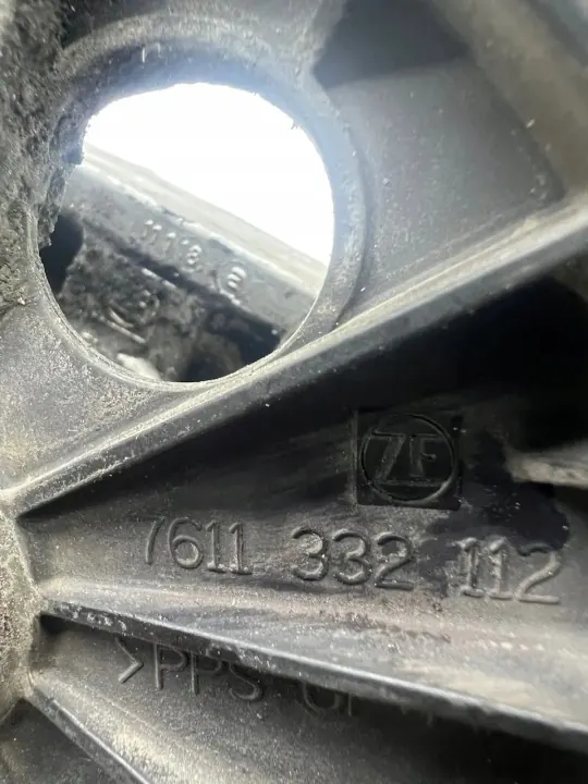Volvo 2.4 D5 ohjauspumppu OEM 7611332112 image 6