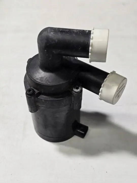 BMW Vattenpump OEM 9019504A för G30 G31 G38 image 4