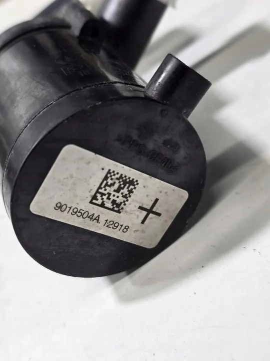 BMW Vattenpump OEM 9019504A för G30 G31 G38 image 7