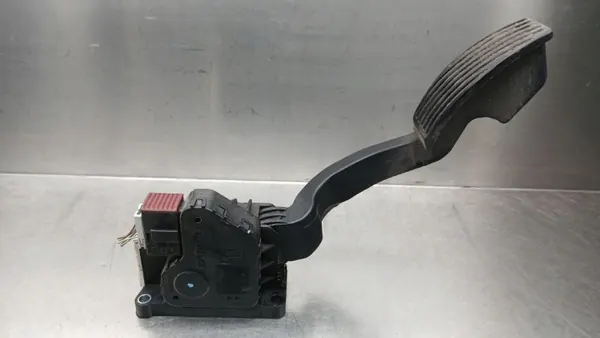 Kaasupotentiometri OEM 13305804 Opel Corsa D:lle image 3