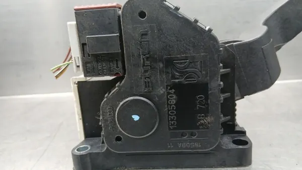 Kaasupotentiometri OEM 13305804 Opel Corsa D:lle image 4