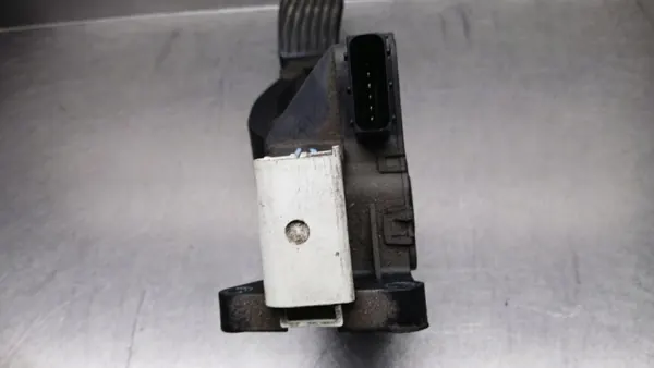 Kaasupotentiometri OEM 13305804 Opel Corsa D:lle image 7