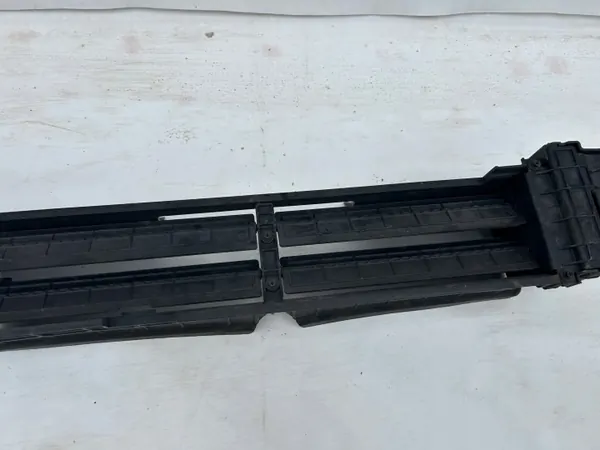 Hyundai Kona EV ilmaohjausverho OEM 86950K4AA0 image 9