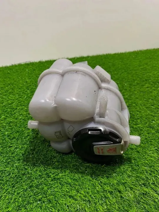 Expansionsbehållare OEM 8W2121403E Audi A4 Avant image 2