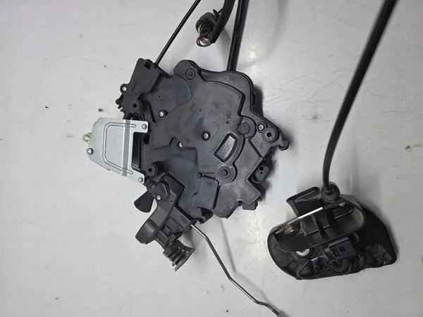 VW T5 Höger Skjutdörrslås 7H0843654BR image 4