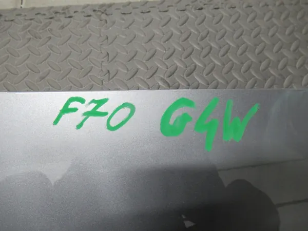 BMW F40 F70 Spoiler OEM 7456069 C4W - Gebruikt image 6