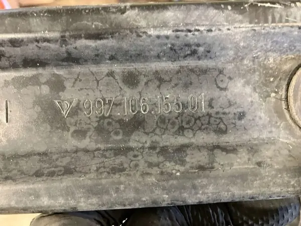 Panneau de montage de radiateur Porsche Cayman 987 2006 OEM image 6