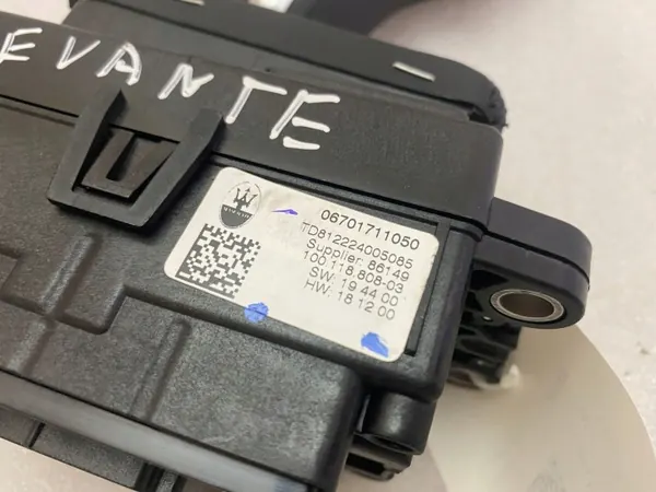Levier de vitesse Maserati Levante OEM 06701711050 image 4