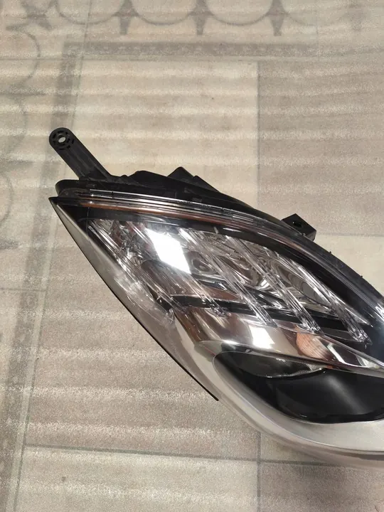 Faros derecho Hyundai IX20 2010-2019 OEM 921021K000 image 5