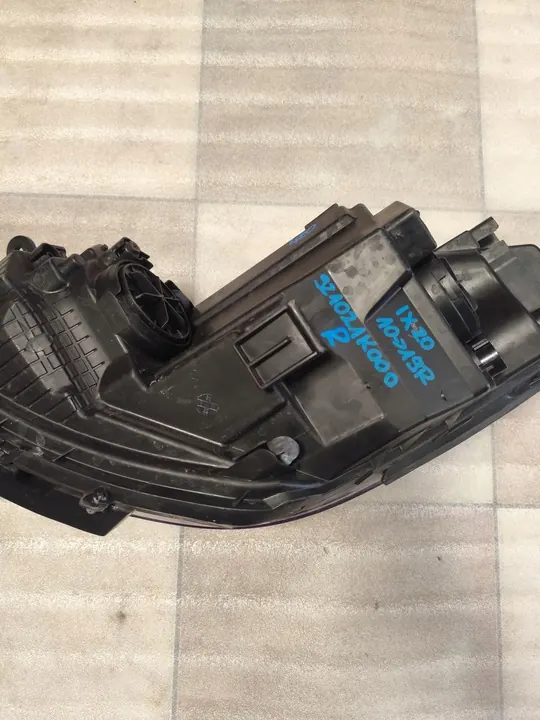 Faros derecho Hyundai IX20 2010-2019 OEM 921021K000 image 9