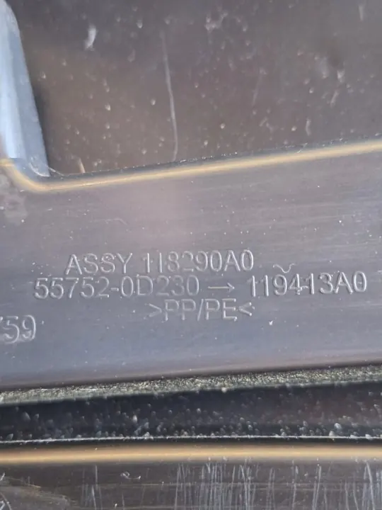 Pare-brise supérieur avant OEM 55708-0D520 pour Toyota image 4