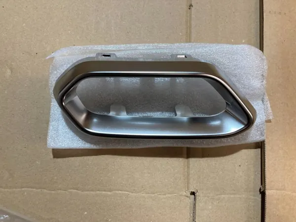 Protector Cromado Escape Derecho SEAT ARONA OEM 6F9807834C image 3