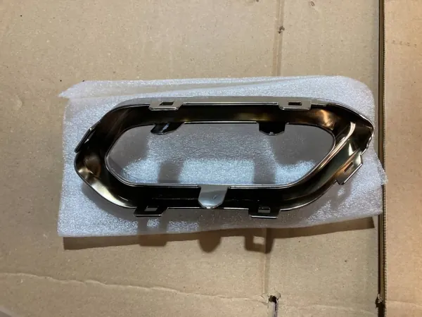 Protector Cromado Escape Derecho SEAT ARONA OEM 6F9807834C image 4
